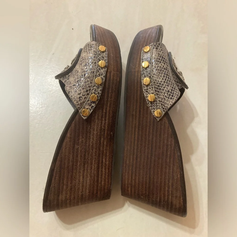 🩷🩷🩷Tory Burch Wedges sandals  8.5